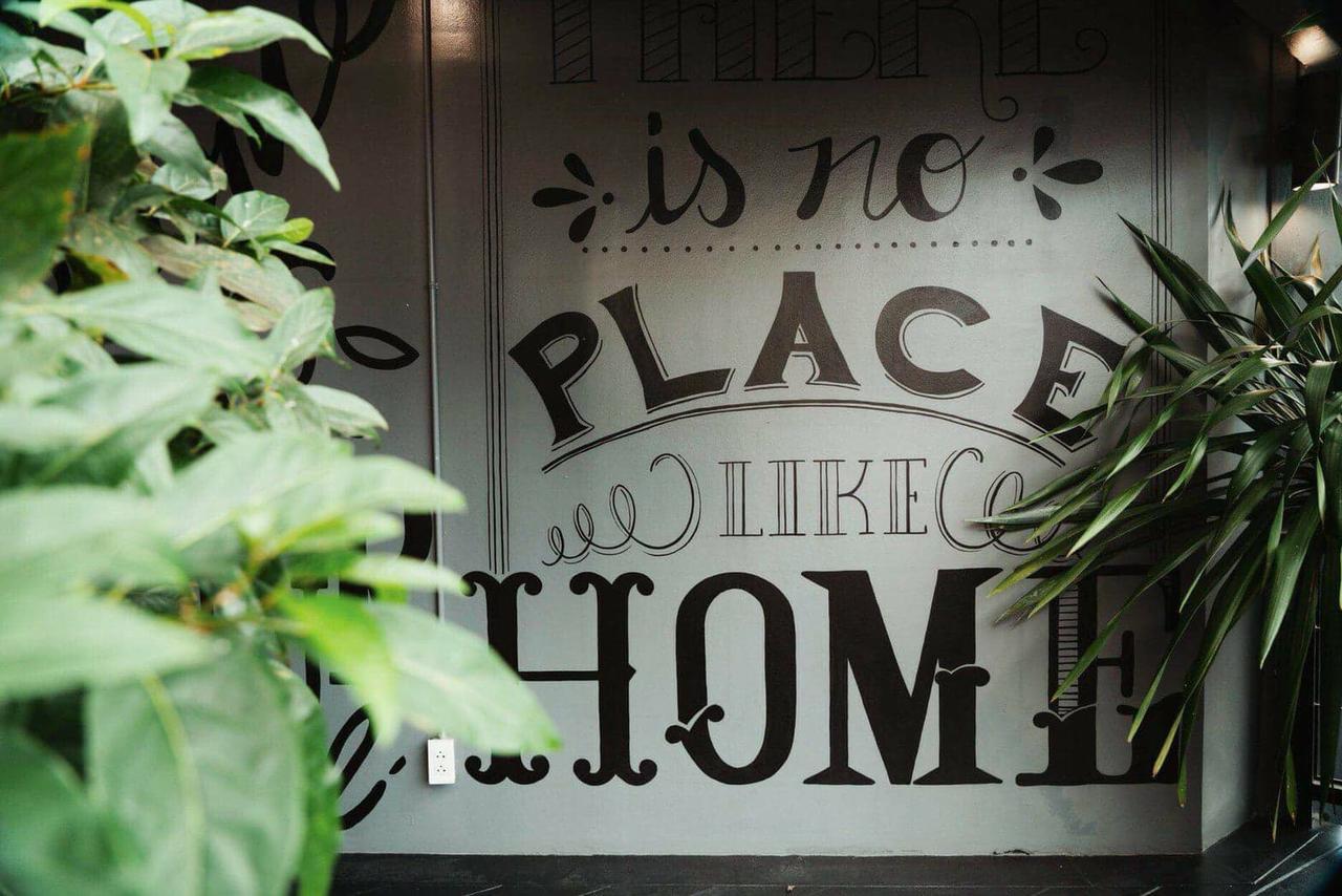 Hugnur Hostel And Coffee Чиангмай Экстерьер фото