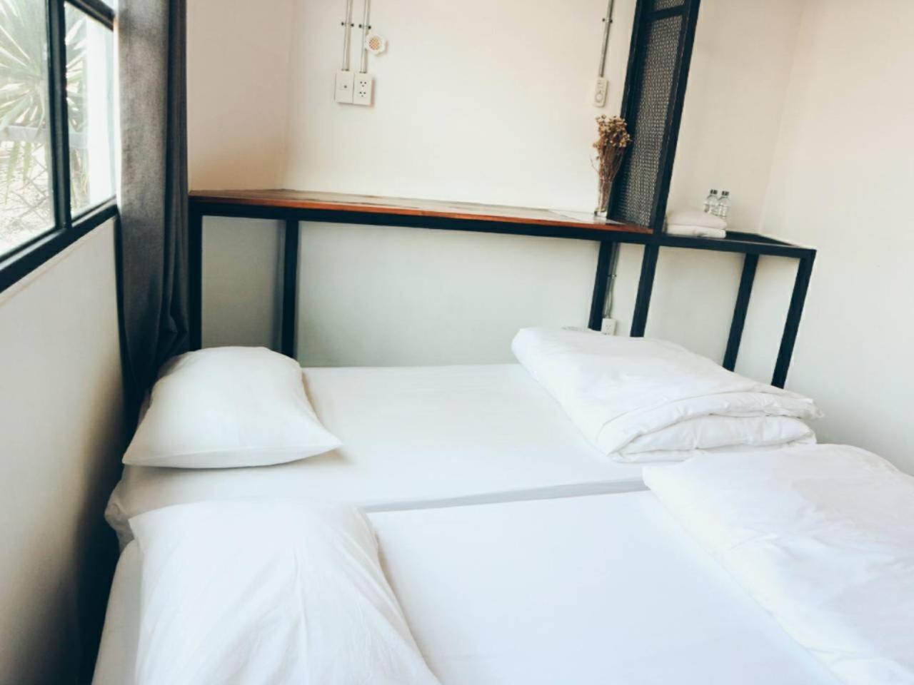 Hugnur Hostel And Coffee Чиангмай Экстерьер фото