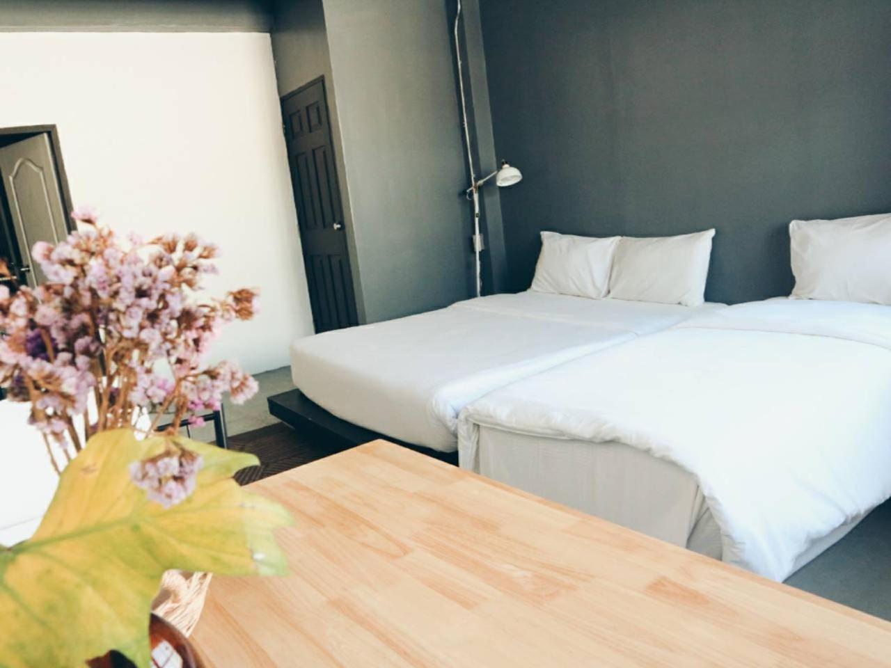 Hugnur Hostel And Coffee Чиангмай Экстерьер фото